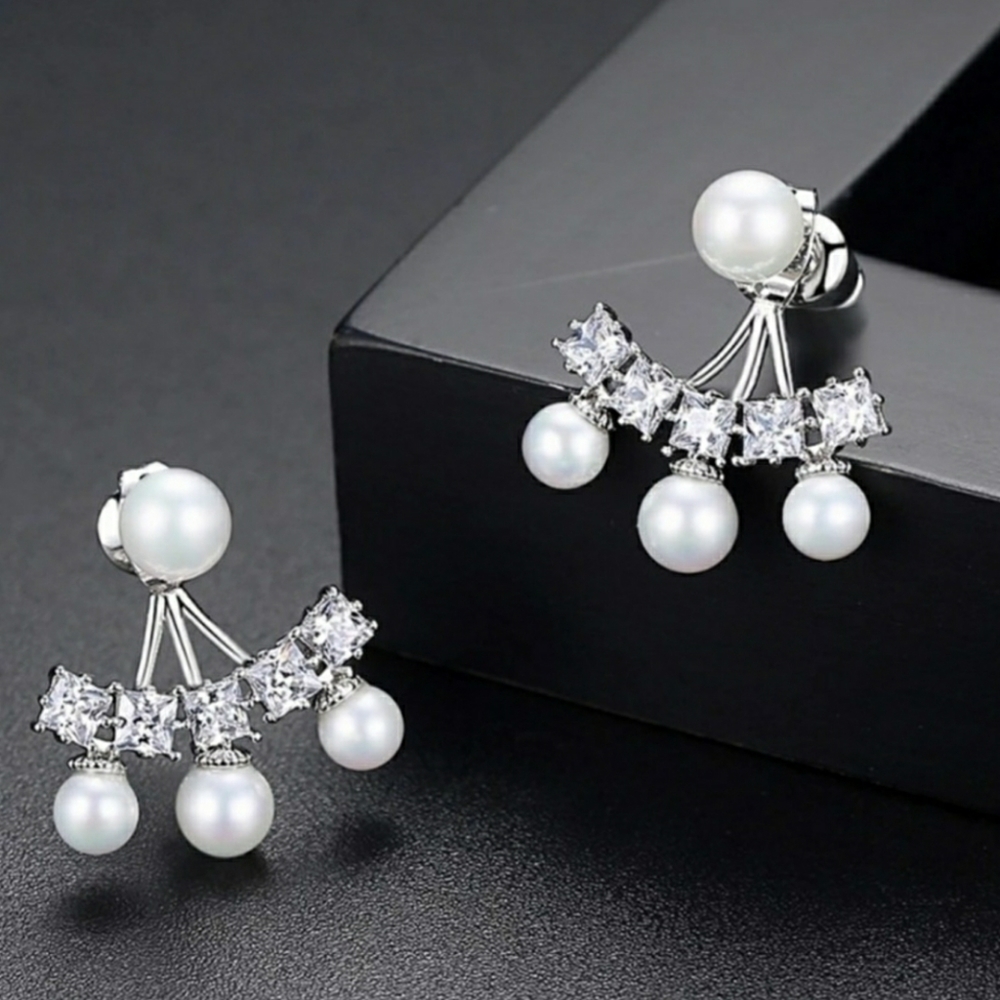 💥LAST ONE💥 NWT- Faux Pearl Studs w/Pearl & Crystal Jackets